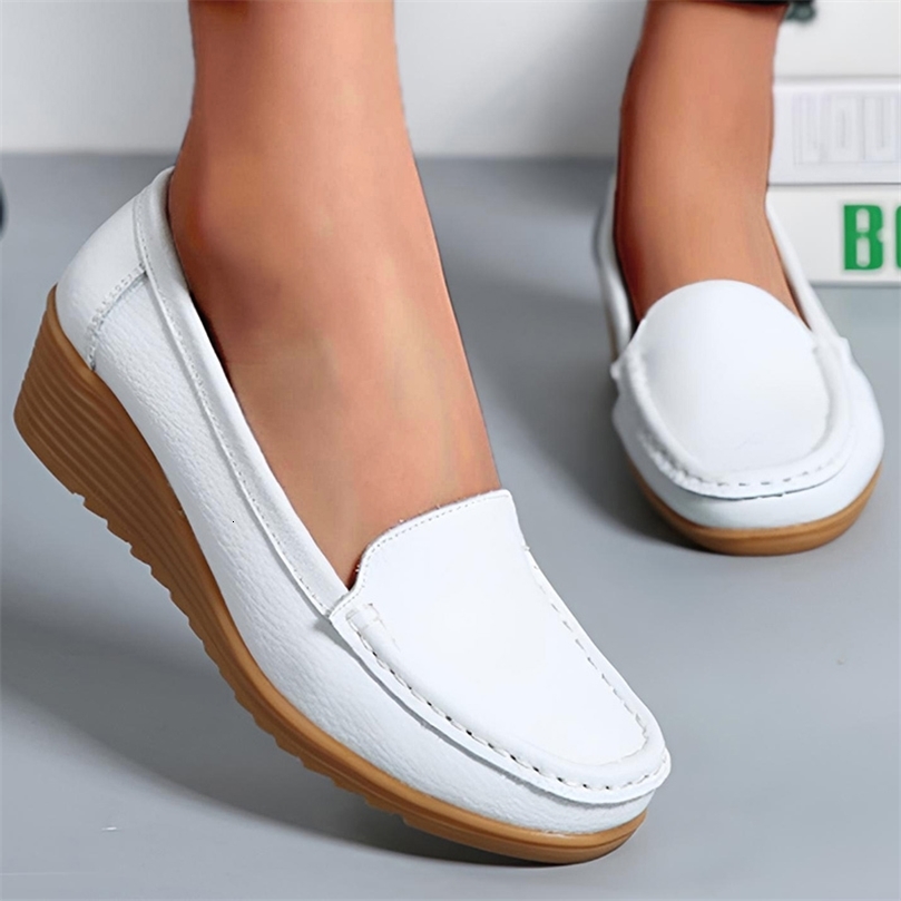 Womens flat shoes white black with high heels casual womens Moccasins sliding on flat shoes 241008
