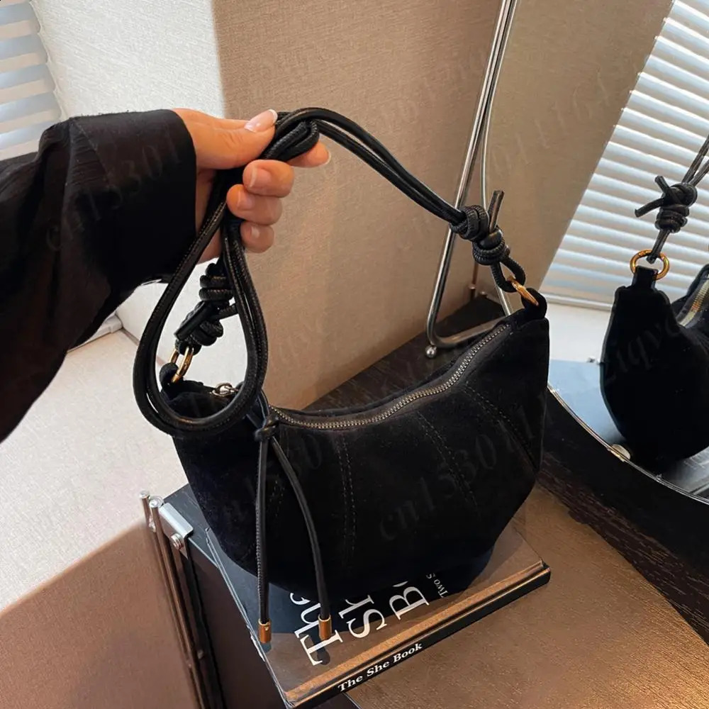 Womens shoulder bag zipper cross body inner pocket crescent PU leather homeless travel pure cotton 241008