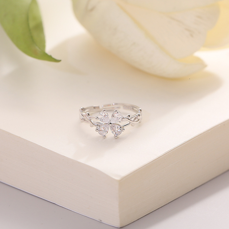 Four Leaf Flower Self Discipline for Women, Light Luxury, Small Elegant, Fashionable, Personalized, and Adjustable Opening Ring