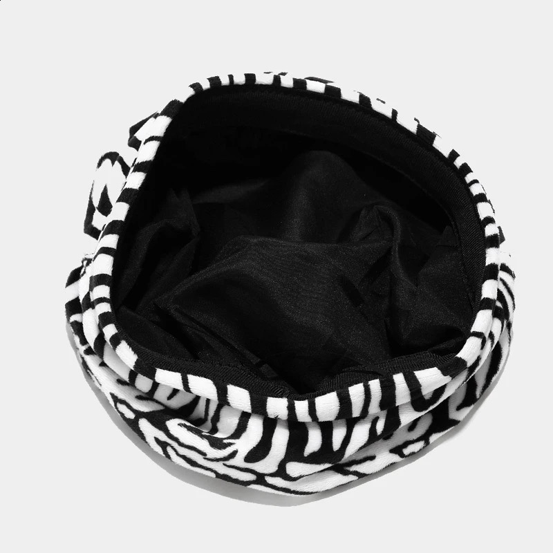 Cow Pattern Spring and Autumn Fashion Beret Female Painters Hat No.1 Zebra Pattern Female Hat Foot Hat 241007