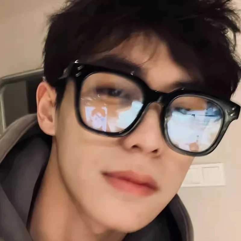 Men Anti Blue Light Glasses Women Computer Men Eyeglass Fashion Optical Plain Frame Spectacles Transparent Blocking GlassesX241008