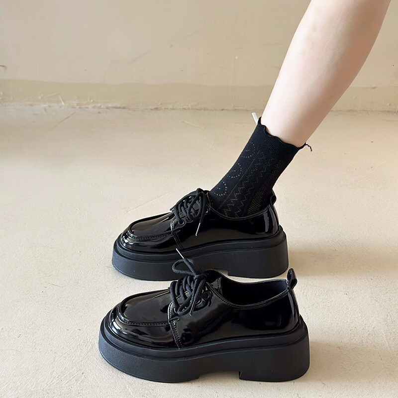 Thick soled JK college style small leather shoes for women, 2025 autumn new fashionable and versatile British style sponge cake loafers for women