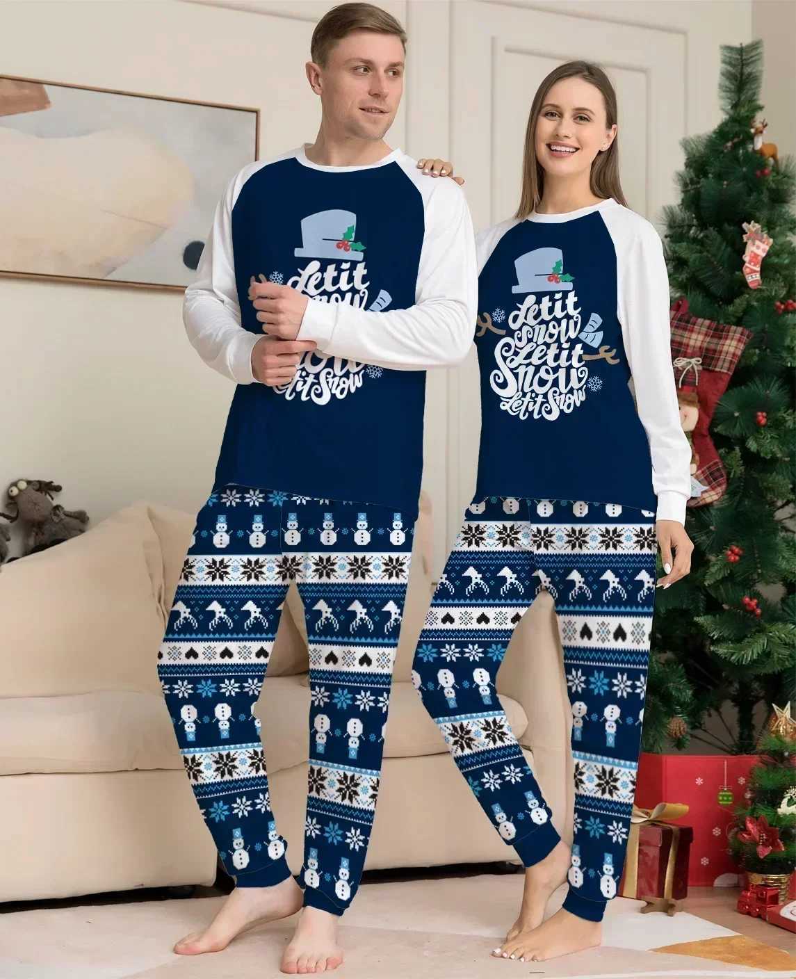 Letter Print Christmas Family Pajamas Set Mother Father Kids Matching Outfits Cute and Soft 2-piece Set Baby Dog Romper Pjs Christmas Appearance W2410