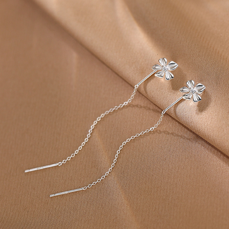 Pure silver needle flower with niche design, high-end light luxury women's earrings, earrings