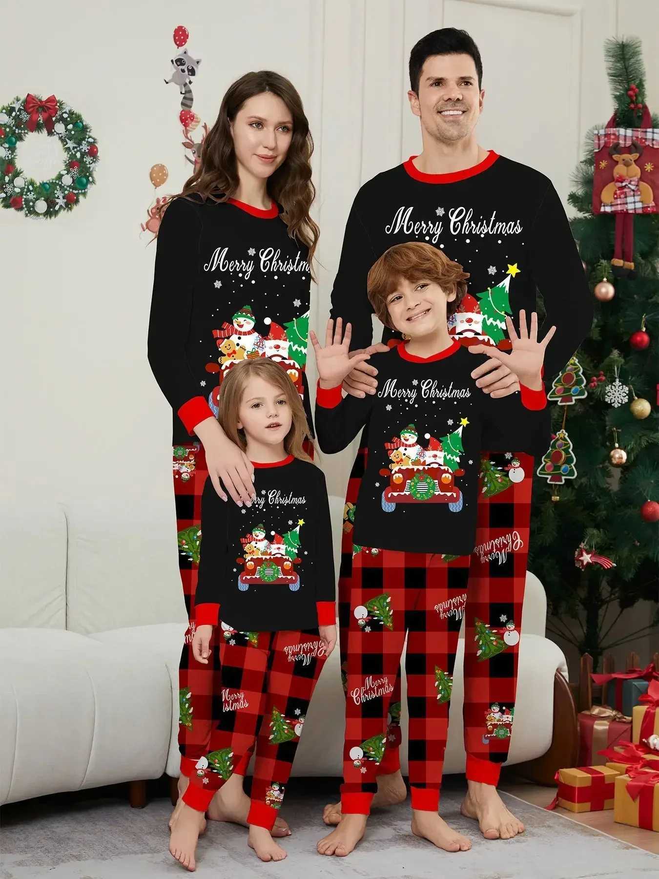 New mother daughter father son family matching set baby dog jumpsuit Pjs Christmas pajamas set soft and cute pajamas warm pajamas W241008