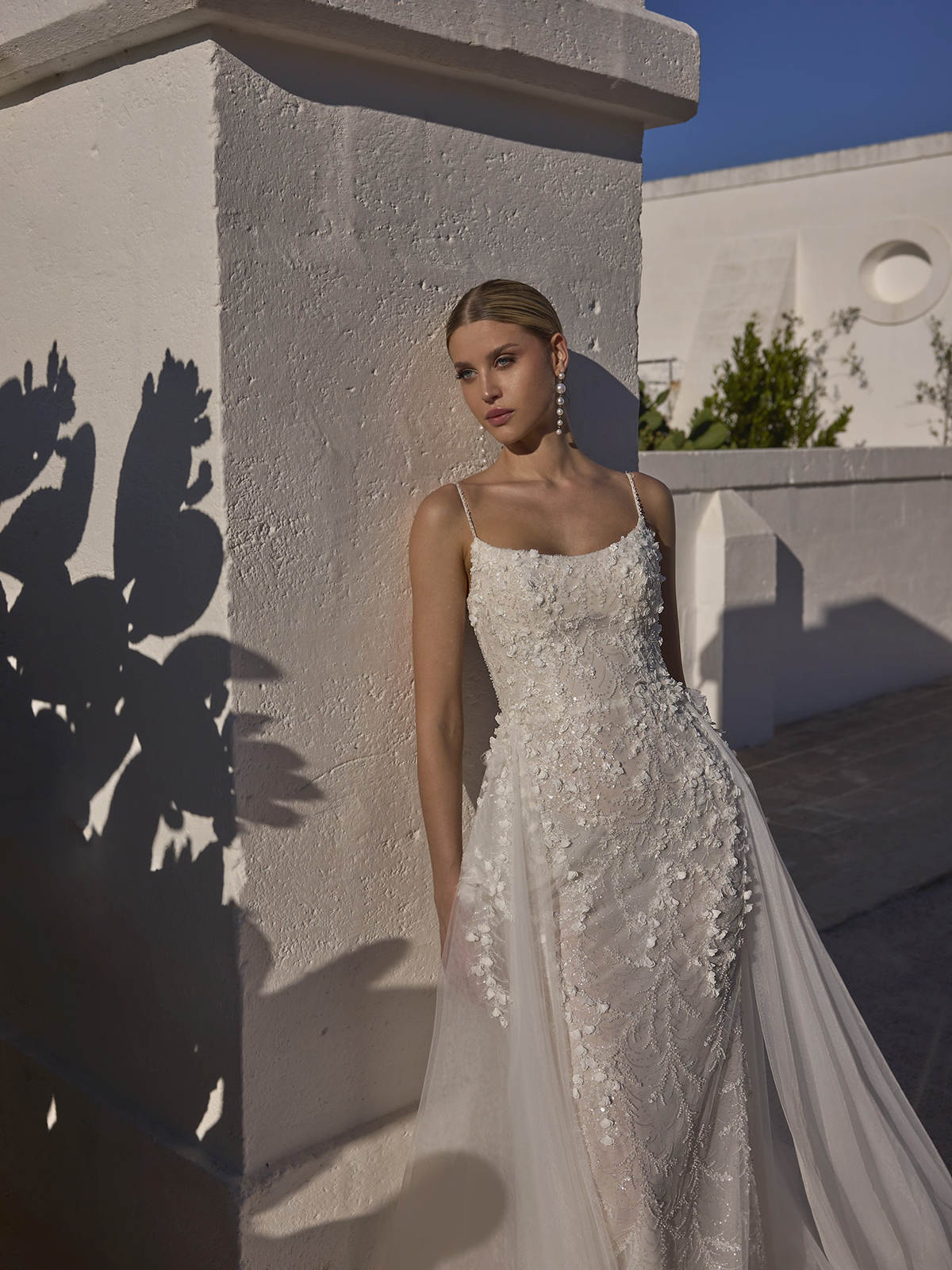 African Luxury Mermaid Wedding Dress 3D Flowers Appliques Spaghetti Straps Sequins Bridal Gowns Plus Size Backless Bride Dresses