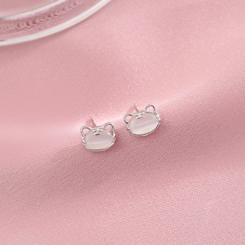 Cat's Eye Stone Ear Nail Girl Cute and niche design sense Needle earrings