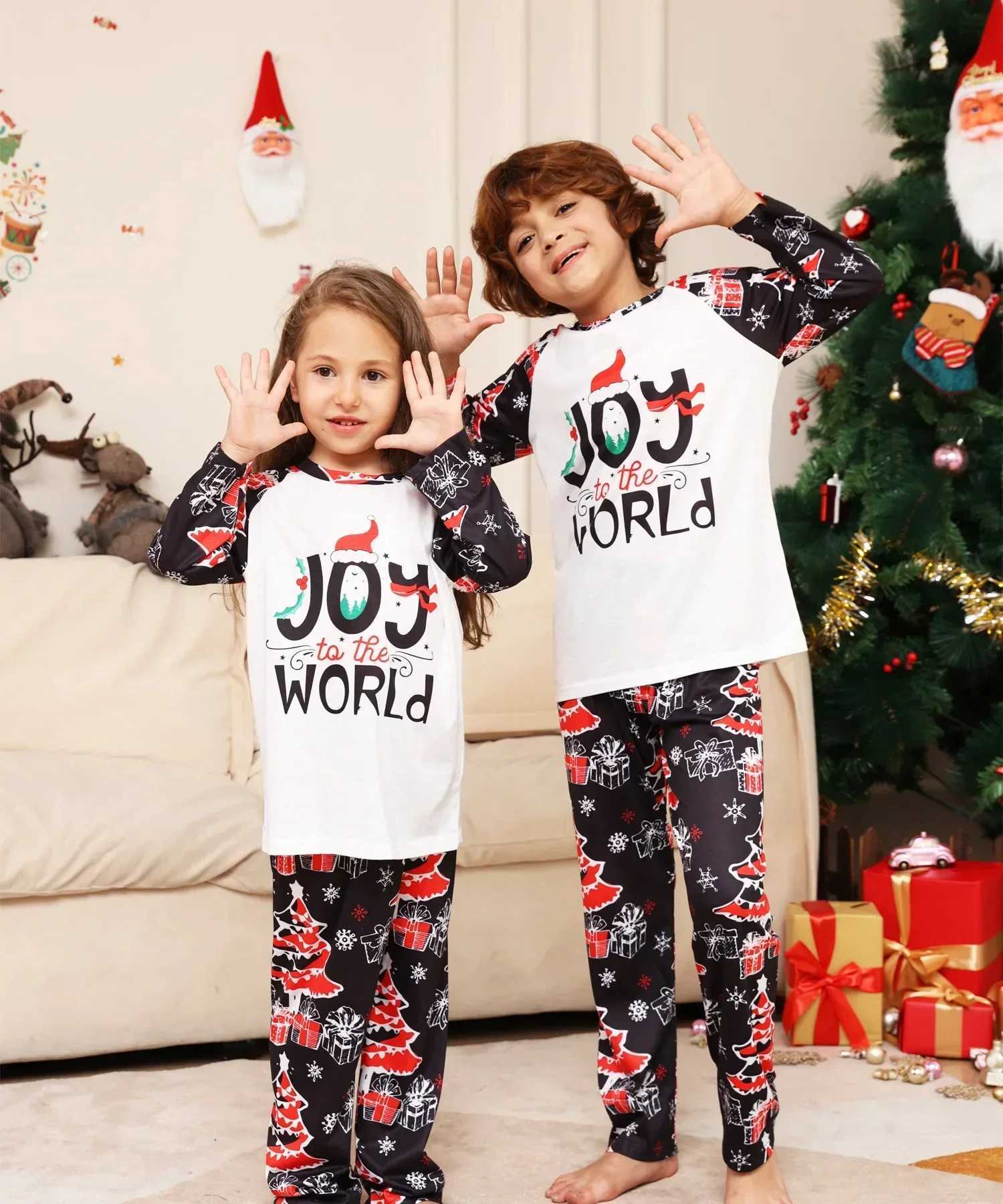 Family/Couple Christmas Matching Set Adult and Childrens Pajama Set Full Set Printed 2-piece Set Pajama W241008