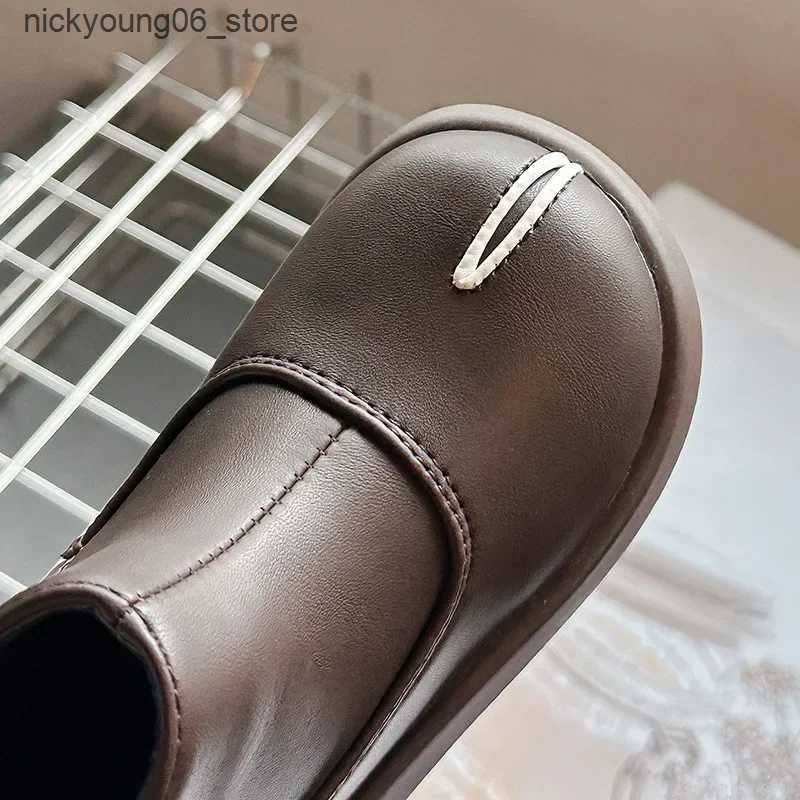 Boots 2024 Children Short Boots for Girls Autumn Winter New Fashion Korean Soft Anti-slippery Casual Versatile Keep Warm Leather Shoes L240910