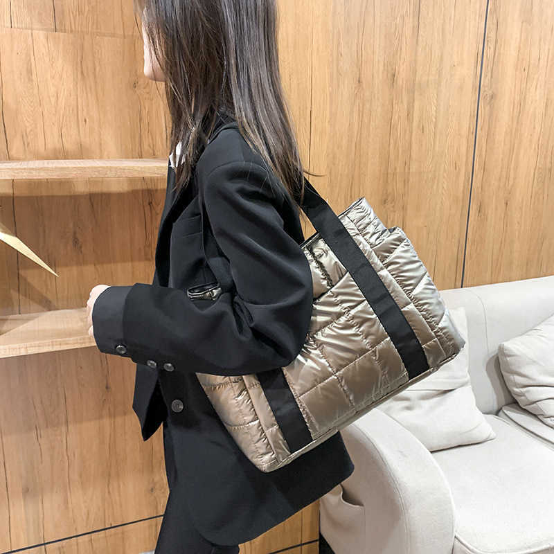 CMM Womens Autumn Winter New Fashion Lingge Space Cotton Robe Bag Womens Single Shoulder Tote Bag