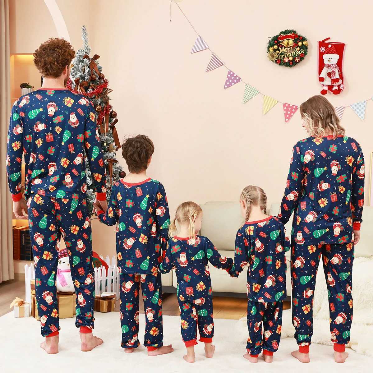 New Years Pajama Set 2024 Cartoon Christmas Parent Child Matching Set 2-piece Pajama Christmas Family Clothing W241008