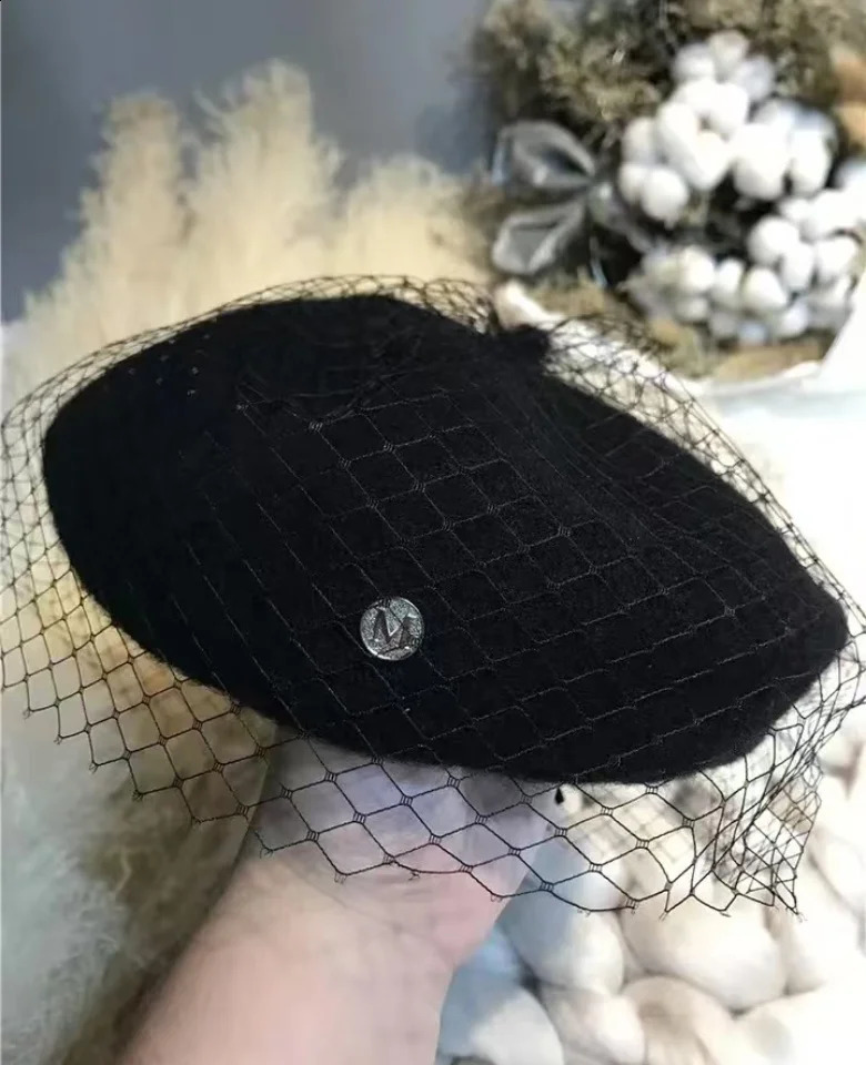 Charming mesh veil wool beret autumn warm beanie hat retro felt casual painter hat womens French beret 241007