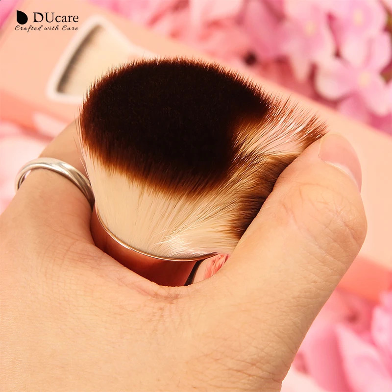 DUCARE Basic Brush Flat Top Kabuki Makeup Brush Synthetic Hair Liquid Mixed Mineral Powder Buffer Stickers Cosmetics 241008