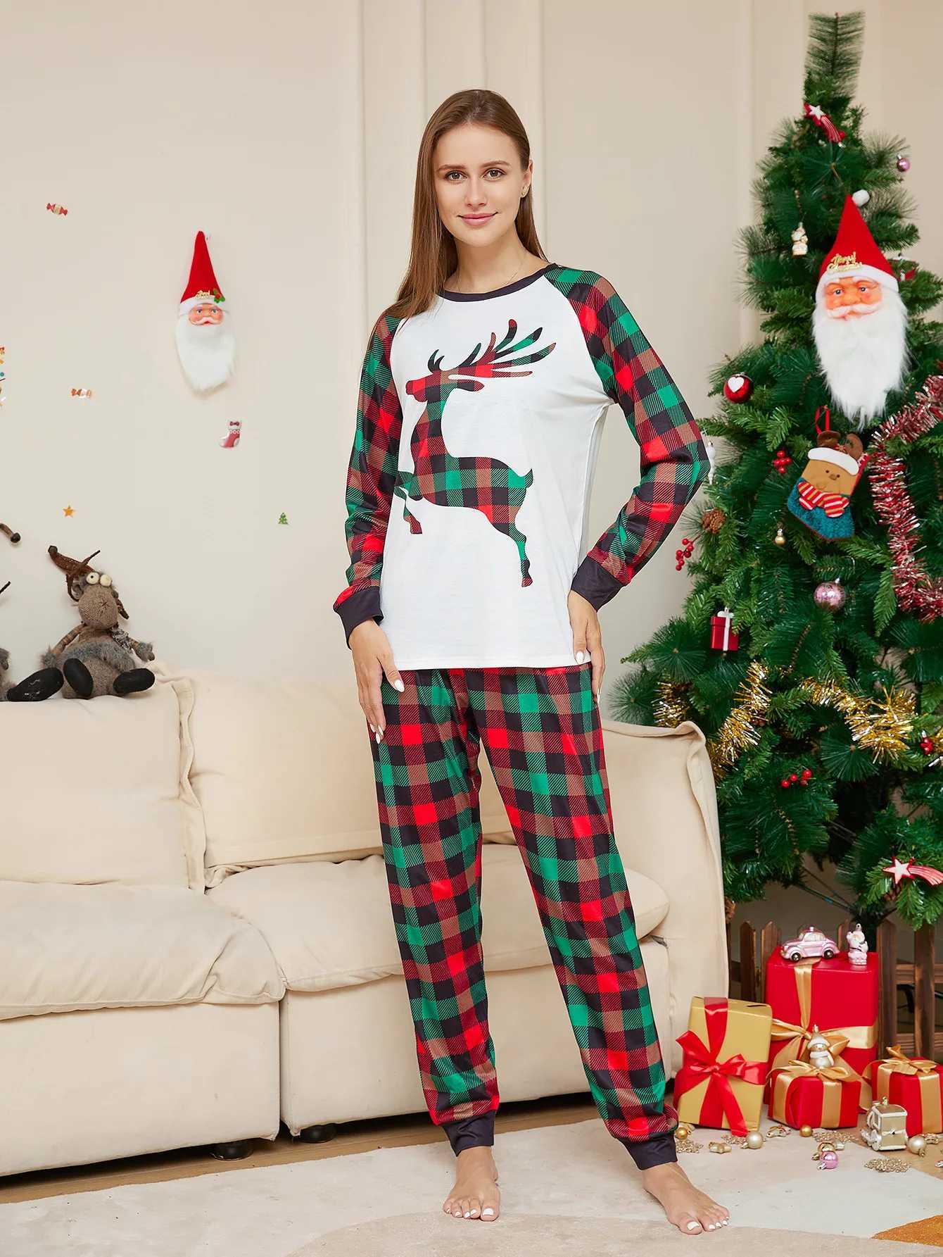 Christmas Pajamas Family Matching Clothing Set 2024 Christmas and New Year Elk Plain weave Adult Childrens Set Baby jumpsuit Family Pajamas W241008