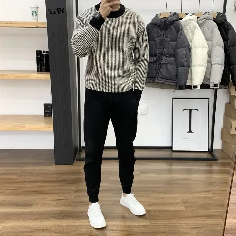 Man Clothes Round Collar Plaid Knitted Sweaters for Men Pullovers Crewneck Black Spring Autumn Elegant Sheap A S 240930