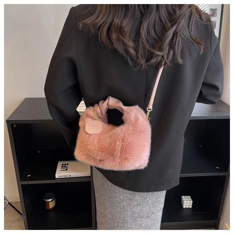 2024 autumn and winter new designer handbag women's high-end handbag plush multifunctional small chain crossbody bag