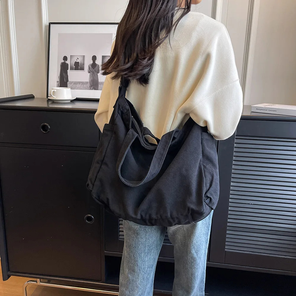 Womens casual messenger bag cross body fashionable womens shoulder soft large capacity handbag top wallet 241008