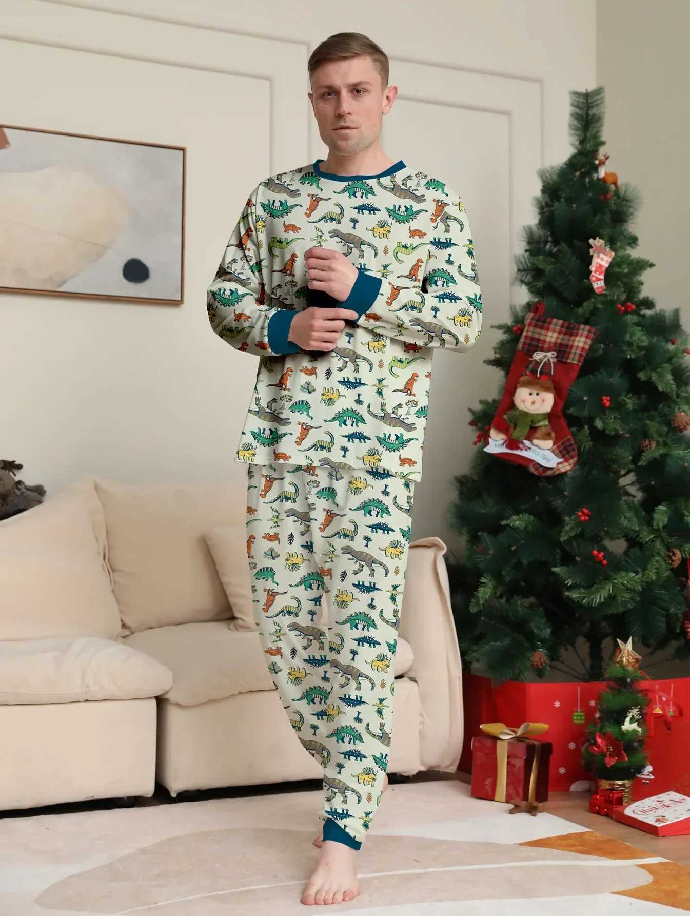 New 2024 Christmas Match Set Dinosaur Full Set Printed Pajama Set Mom Dad Child 2-piece Set Baby Pants Christmas Family Appearance W241008