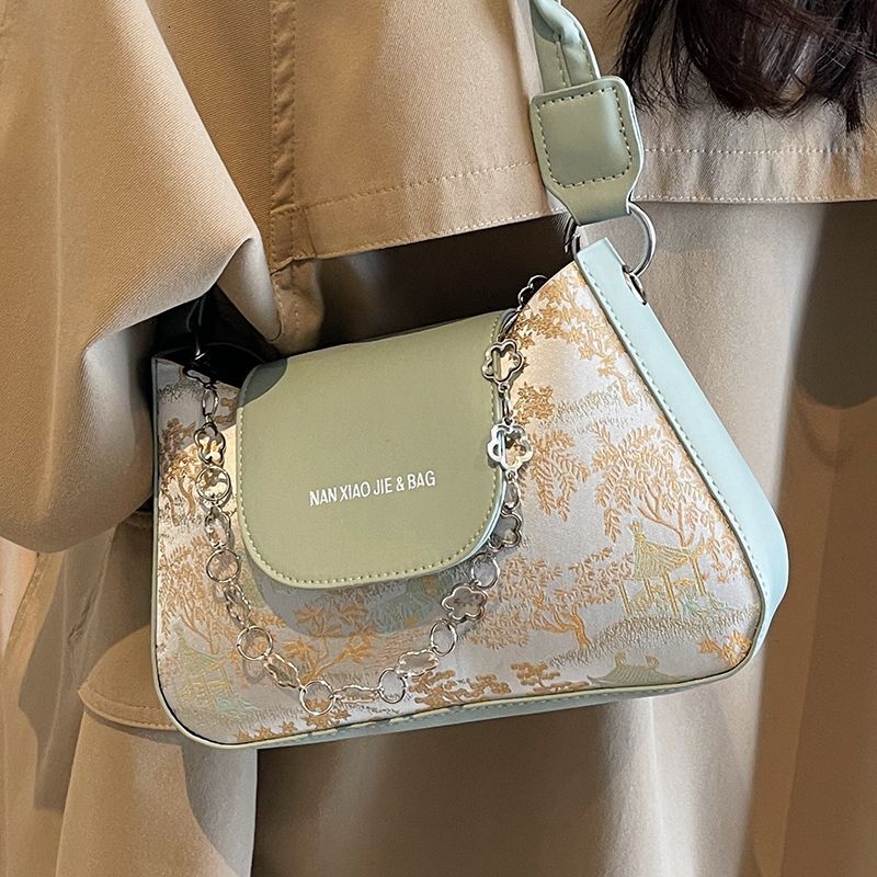 High end niche 2024 new fashionable multifunctional shoulder bag for women, French texture handbag