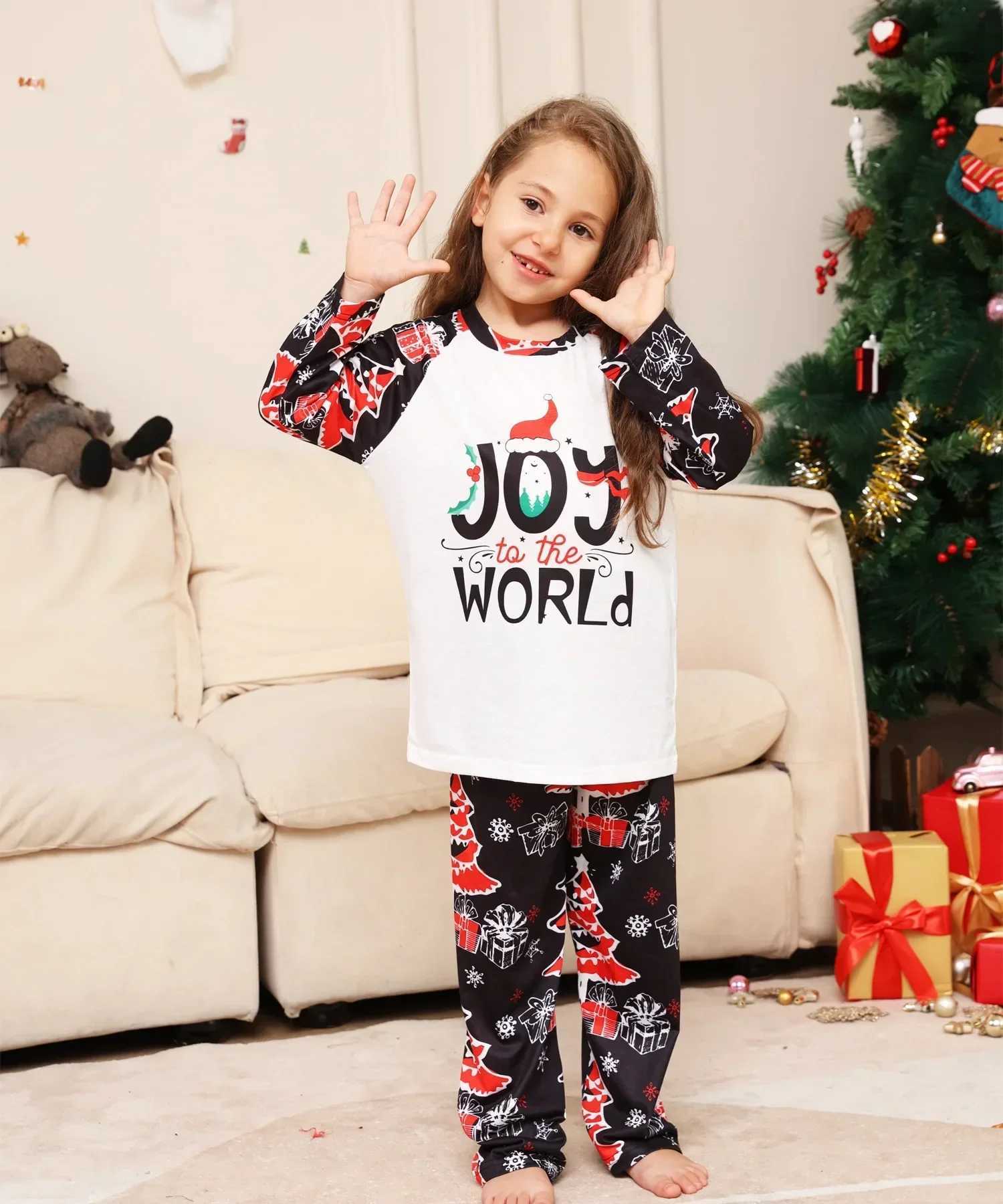 Family/Couple Christmas Matching Set Adult and Childrens Pajama Set Full Set Printed 2-piece Set Pajama W241008