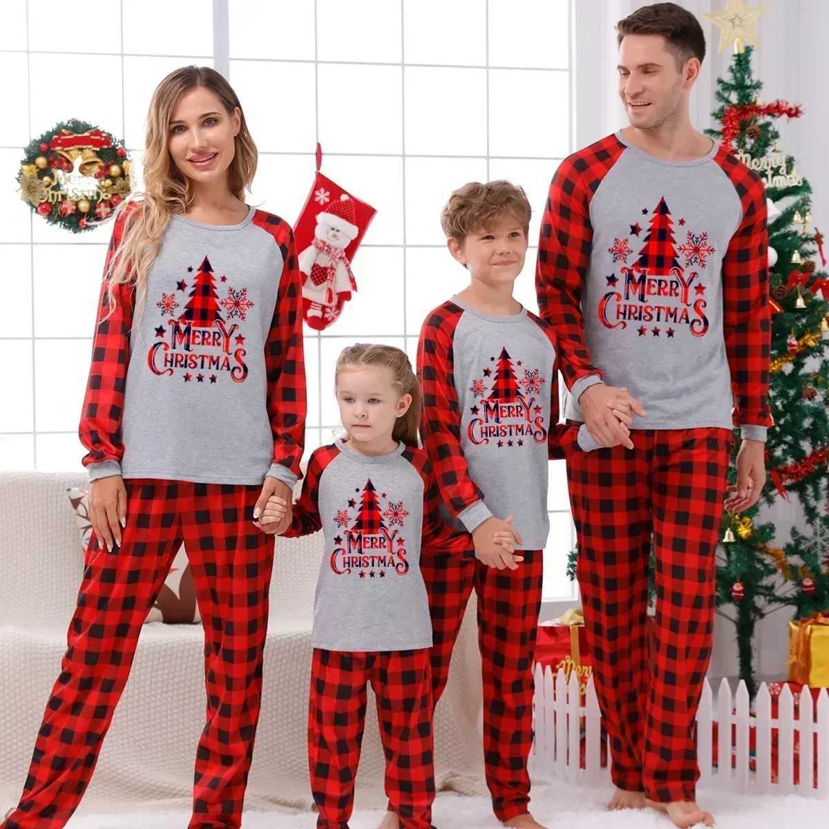 2024 Winter Christmas Pajama Set suitable for families adults children babies dogs matching clothing cartoon patterns warm home clothing Christmas app