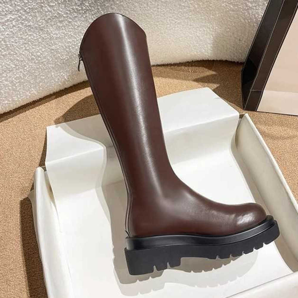 Small Tube Martin Boots Long Tube Boots For Women Winter Slim Thin Fashion Boots Small Stature V-mouth Knight Boots Thick Soled High Tube Boots 240826