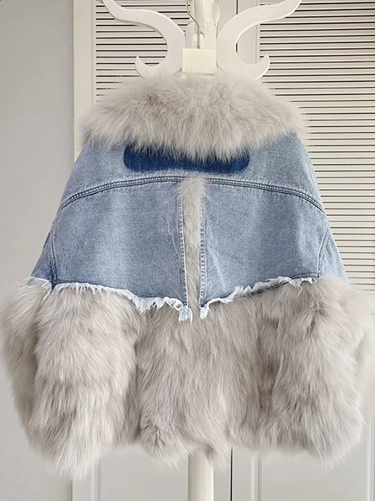 KBAT 2024 Women Winter Denim Jacket Oversize Large Fur Collar Plus Velvet Detachable Thick Loose Warm Bomber Jean Coat 241008