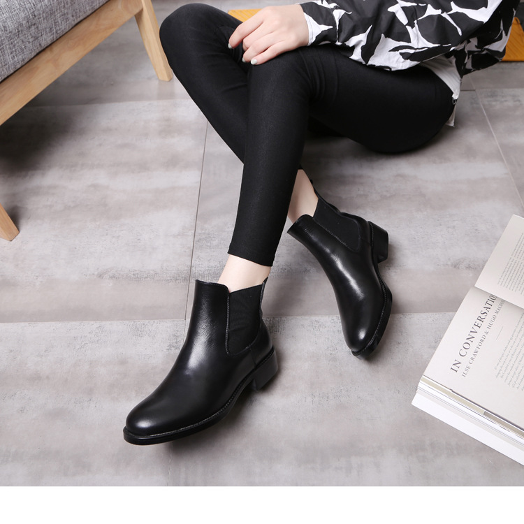 Genuine leather Martin boots female British style autumn and winter padded bare boots retro carved flat bottom Chelsea boots