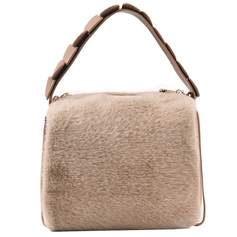 2024 new fashionable high-end texture plush chain crossbody bag, designed specifically for women as a niche autumn and winter fur handbag