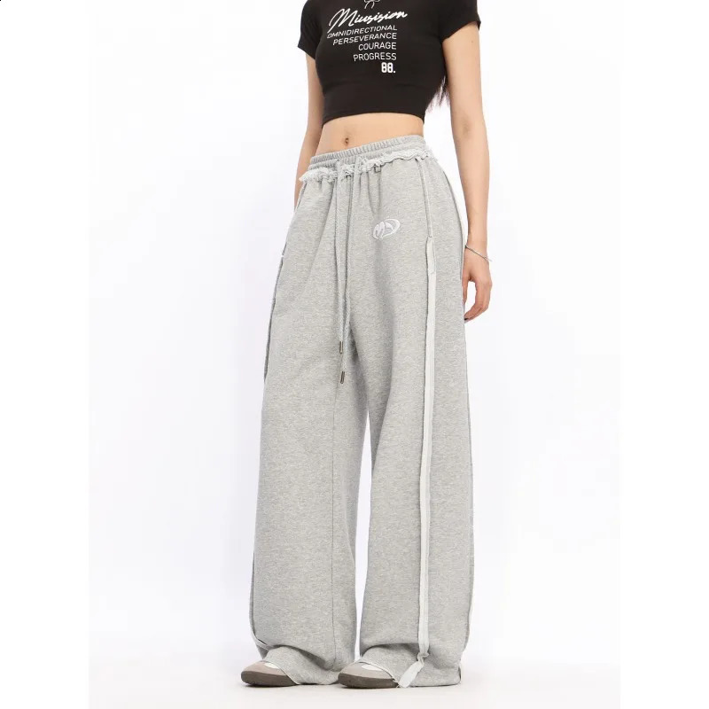 Deeptown Y2k Baggy Grey Sweatpants Woman America High Street Sports Wide Leg Pants Jogging Casual Harajuku Trousers Autumn 241007
