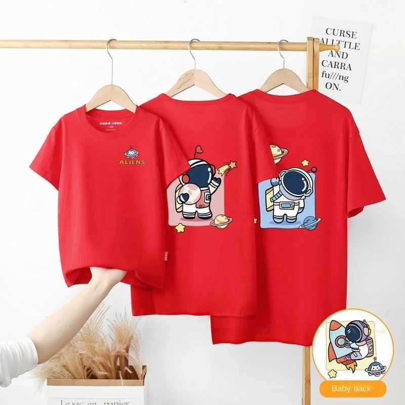 Dad Mom and Me Family Matching Clothes Cartoon Astronaut T Shirts Daddy Mommy and Me Father Son Mother Daughter OutfitsXJ241008