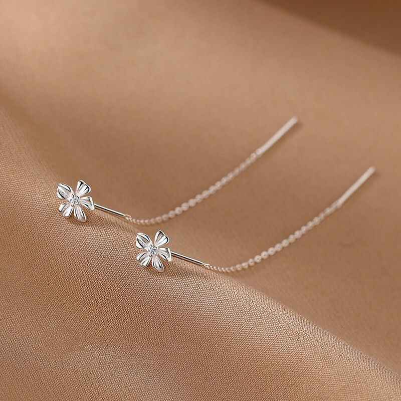 Pure silver needle flower with niche design, high-end light luxury women's earrings, earrings