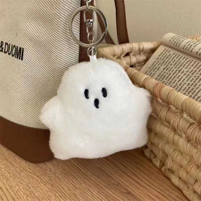 Interesting White Ghost Keychain School Bag Pendant Cute Plush Bag Pendant ACCORIES Creative Doll Keychain Childrens GiftXJ250409