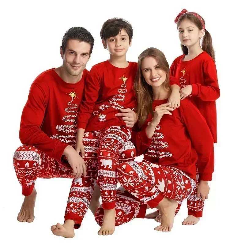 2024 New Family Christmas Set Mom Dad Child Matching Pajama Set Baby Dog Hoodie Soft Loose Clothing Set Pajama Christmas Appearance W241008