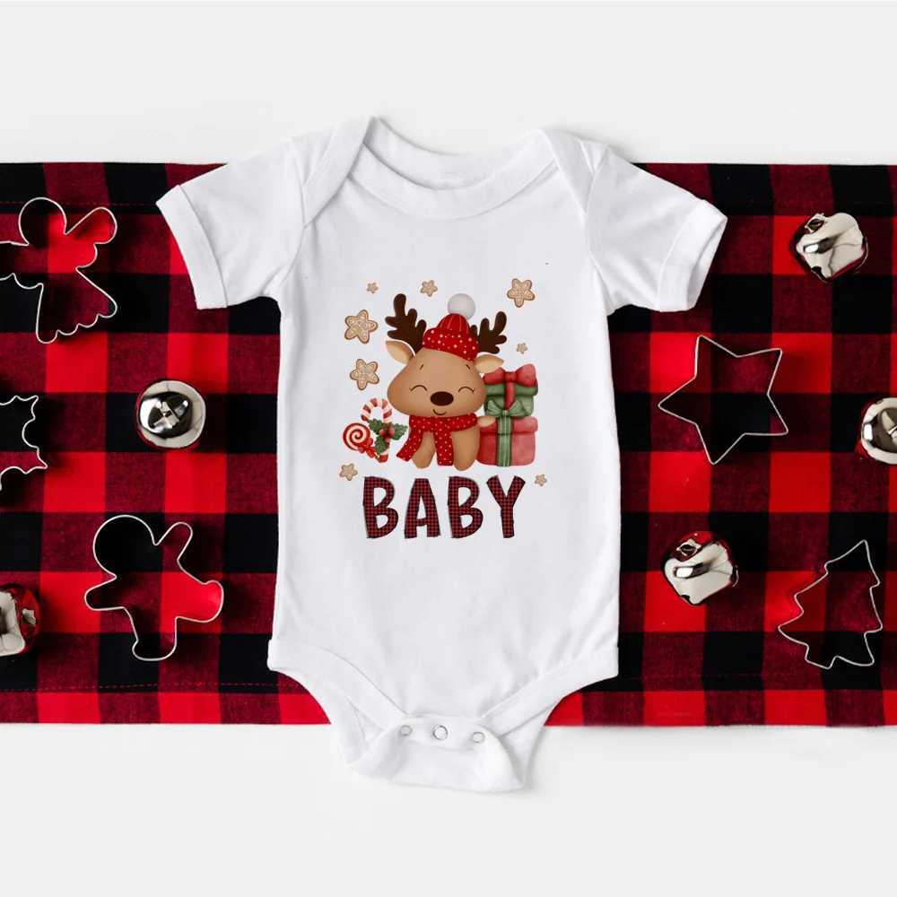 Deer Christmas Print Family Matching Christmas Clothing Mother Daughter Tshirt Mom Dad Girl Boy Holiday Party Look T-shirt Baby Romper W241008