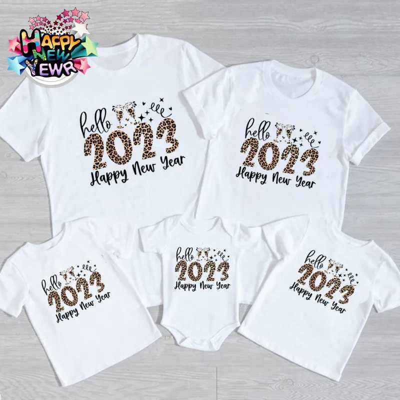 New 2022 Christmas T-shirt Cotton Family Match Shirt Father Mother Children Baby New Year Holiday T-shirt W241008