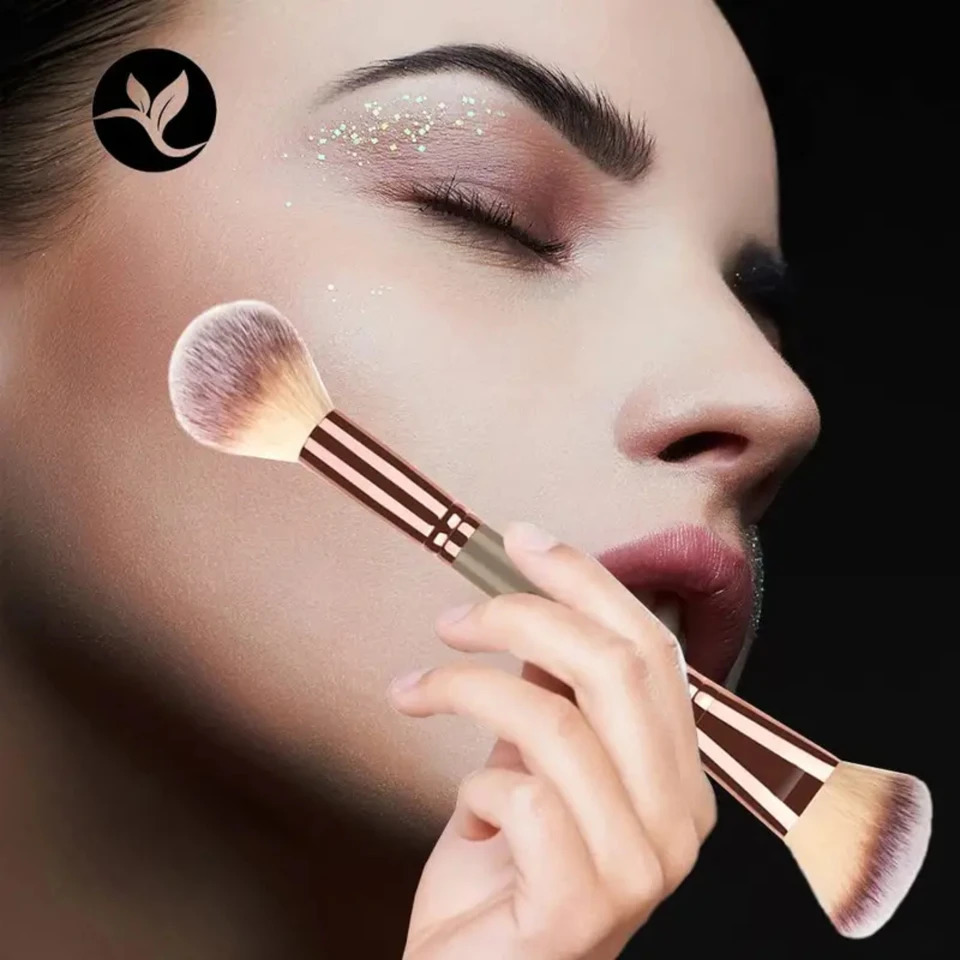 Double sided basic makeup brush for perfect liquid and powder applications - high-quality double-sided makeup brush for smooth C 241008
