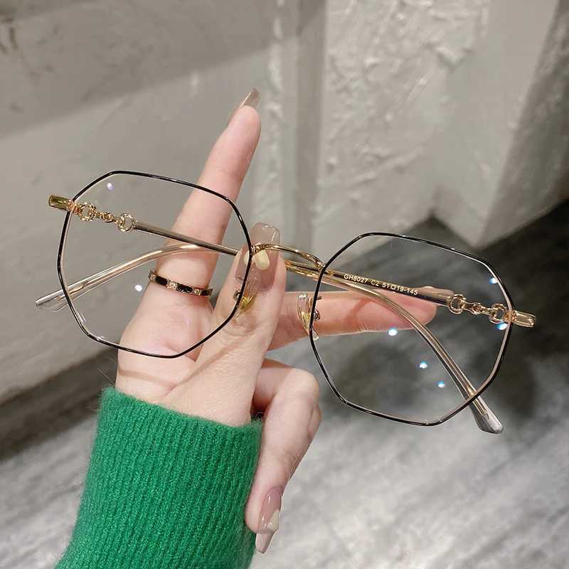 Classic Blue Light Blocking Women Glasses Frame Fashion Metal Spring Hinge Eyewear Optical Prescription Eyeglasses FramesX241008