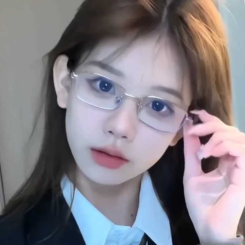 Y2K Harajuku Small Square Frame Glasses Women Retro Metal Eyeglasses Clear Reading Spectacle Blue Light Blocking EyewearX241008