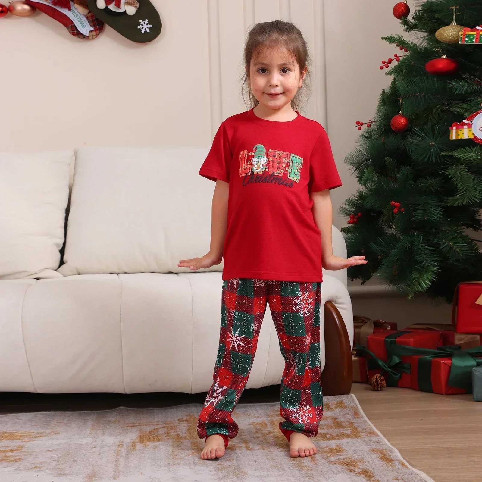 New Arrival 2024 Family Matching Set Cartoon Printed Short Sleeve Top+Mens 2-piece Family Clothing Christmas Pajama Set W241008