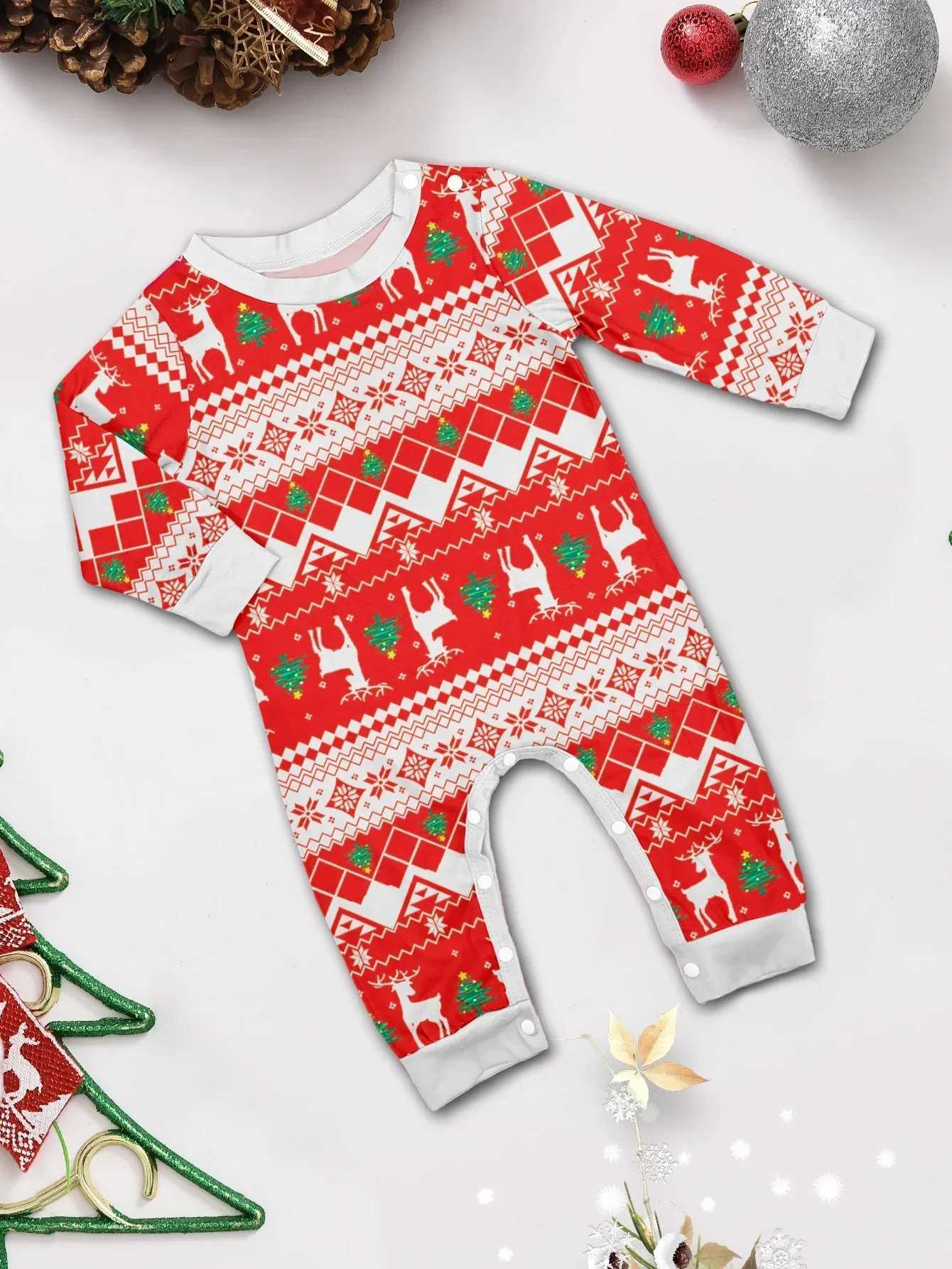 2024 New Family Full Print Pajama Set for Adults Children Infants Dogs Home Clothing Pajamas Christmas Appearance W241008