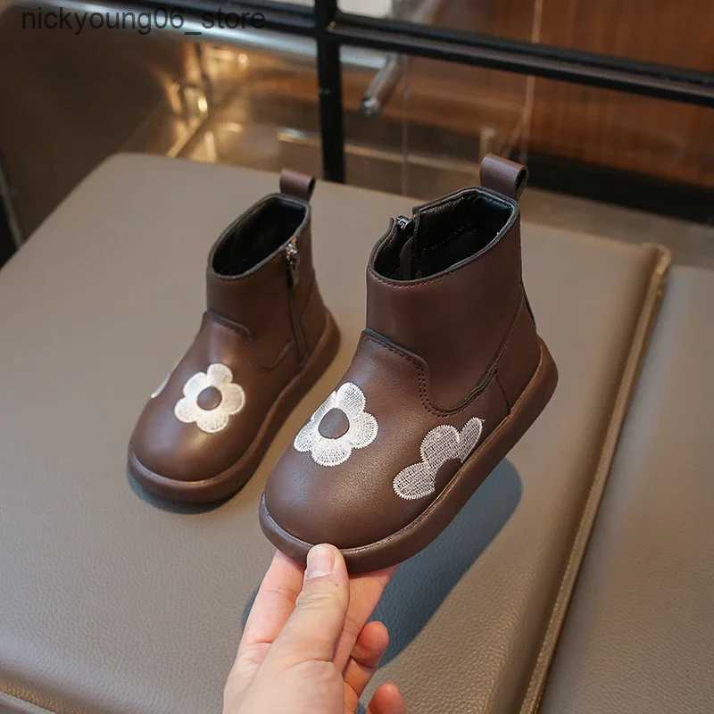 Boots Girls Embroidered Boots Warm Winter Boots for Children Thick Bottom Sweet Kids Causal Princess Cotton Boots Non-slip Versatile L240910