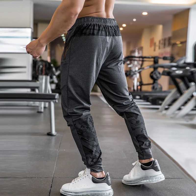 Autumn camouflage Quick dry Men Running Pants Zip pocket Bodybuilding Training Trousers Jogging Fitness Gym loose Sport PantsX241008