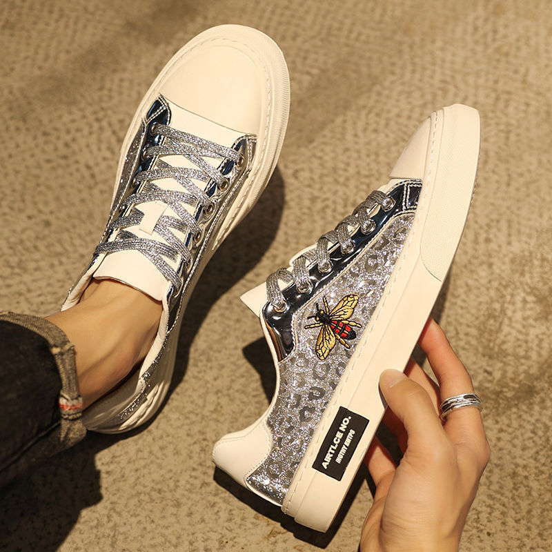 2024 New Designer Brand Plate Summer Bee White Men's Casual High-end Feeg Shiny Surface Fashion Shoes