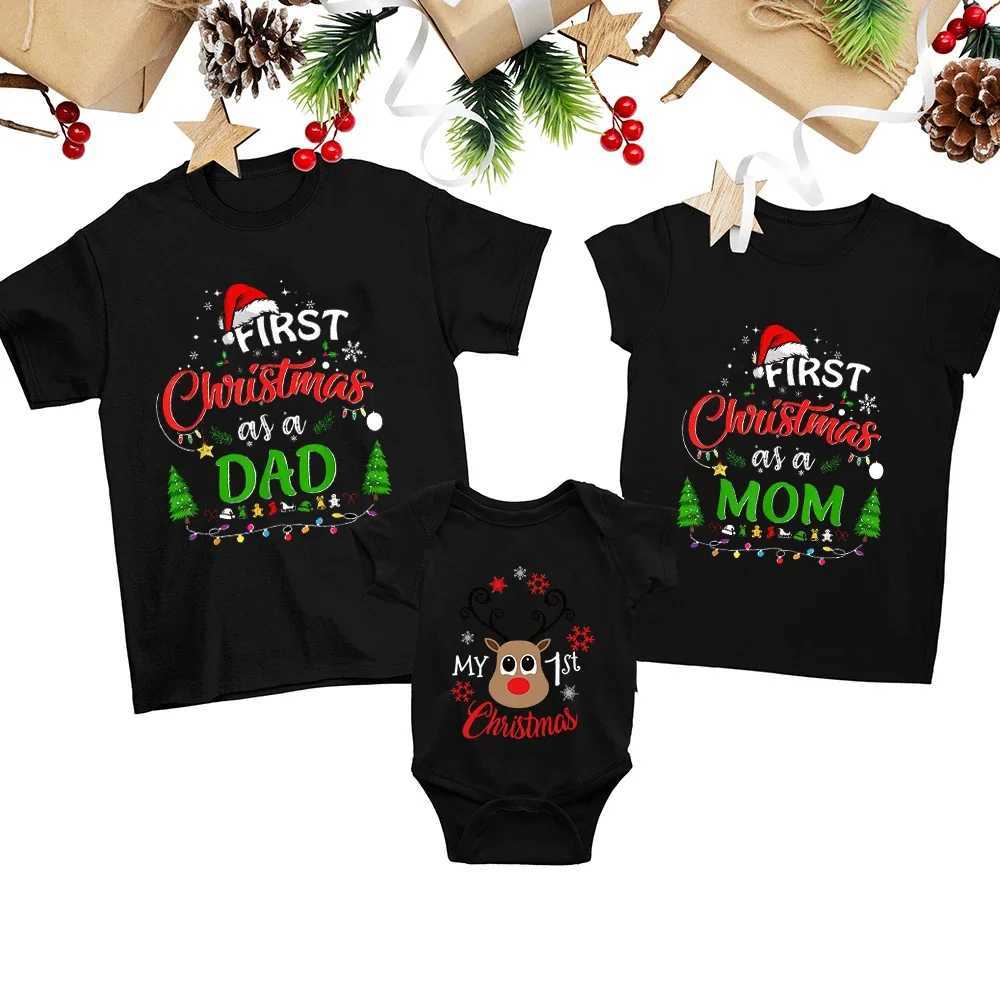 The first Christmas family costume the first Christmas as a dad/mom baby the first Christmas family appearance holiday matching T-shirt Christmas gift