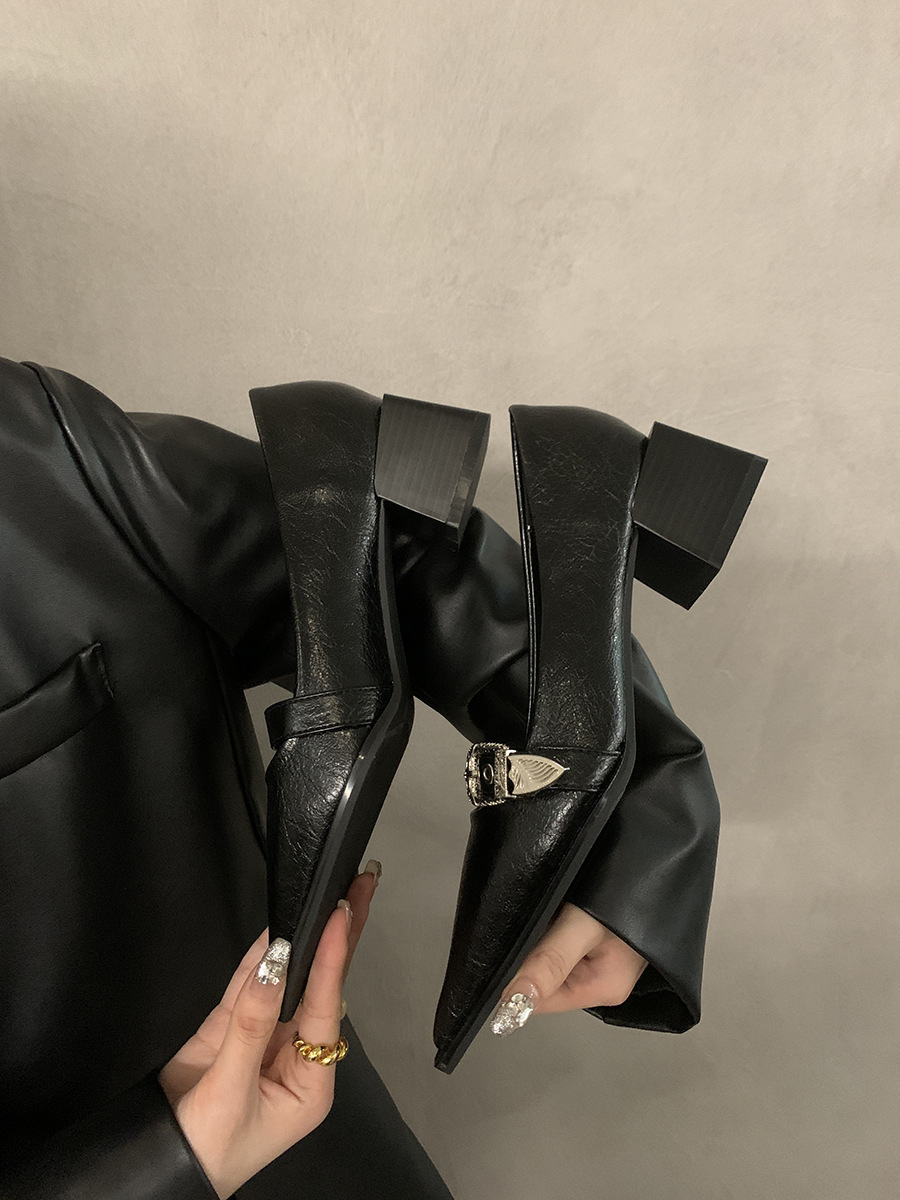 2025 New Designer Korean French Small Leather Commuter Shoes Thick Black Pointed Women's Single High Heels