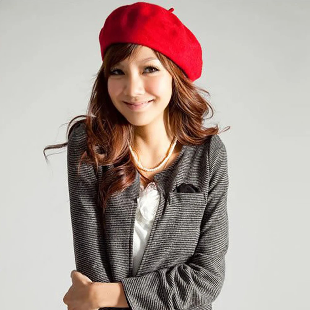 Fashion Classic Solid Color Winter French Style Beret Artist Hat Wool Felt Casual Womens Hat Comfortable Christmas Gift Spring and Autumn 241007