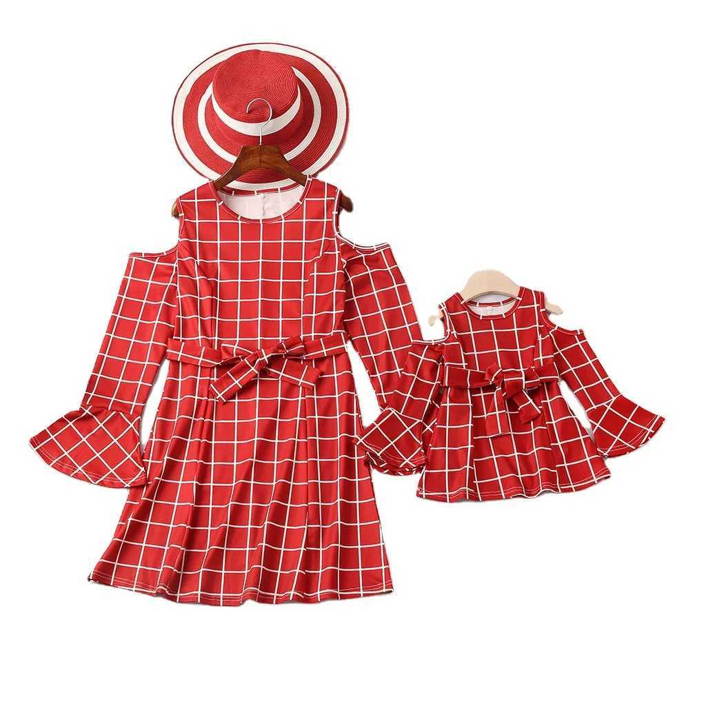 2022 New Year Family Matching Clothing Christmas Mother Daughter Dress Mom and I Checkered Mom Dress Childrens Clothing Autumn W241008