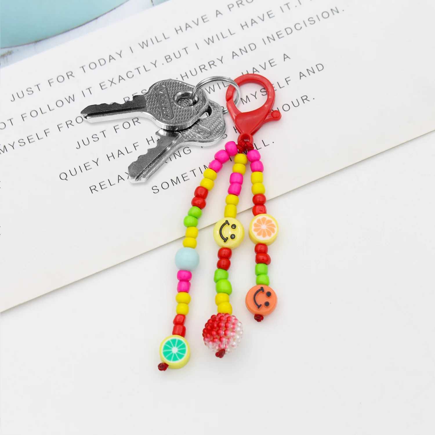 Creative Cartoon Beaded Keychain Bag Charm Mix And Match Design Small Tassel Hook Bag Car Pendant Bag Charm For GirlsX241008