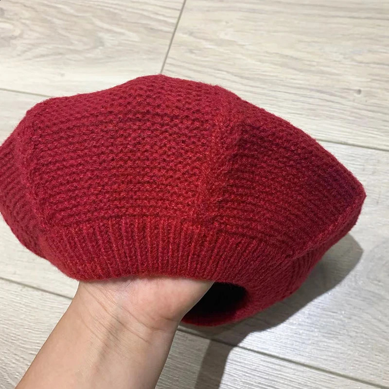Fashion Solid Color Warm Knitted Autumn Womens Winter Beret French Artist Beanie Hat Womens Soft Simple Retro Hat 241007